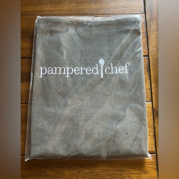 New Pampered Chef Consultant Apron Embroidered
Wording Spoon 100% Cotton Sealed - Picture 2 of 7